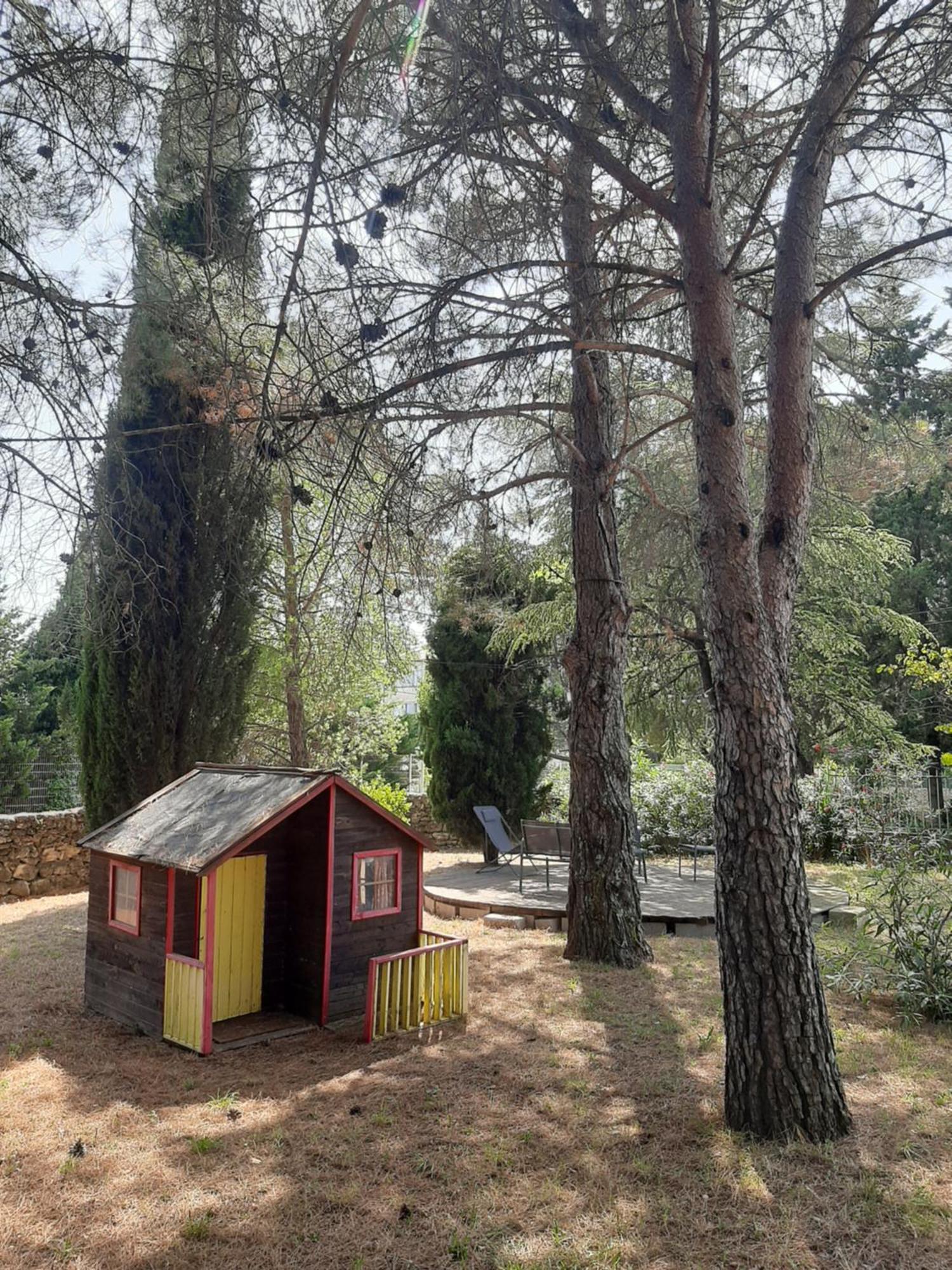 Appartement Avec Grand Jardin Et Parking, Uzes Bagian luar foto